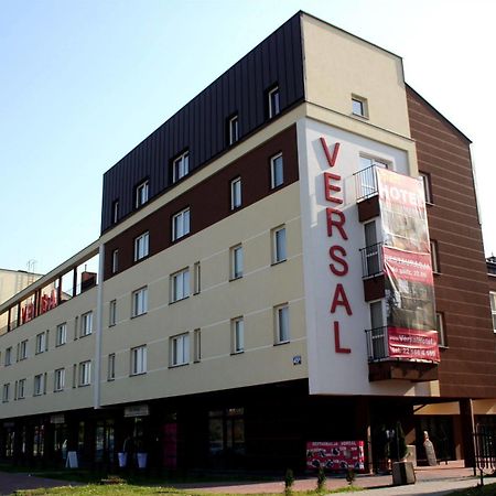 Versal Airport Modlin Nowy Dwór Mazowiecki Exteriör bild